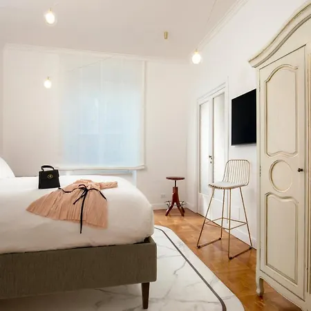 Apartment Casavignoni Elegant 3Br Home Near To Spanish Step