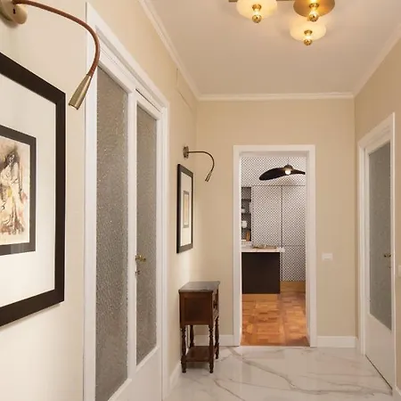 Apartment Casavignoni Elegant 3Br Home Near To Spanish Step
