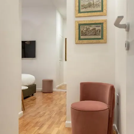 Casavignoni Luxury Apartment Near To Spanish Step