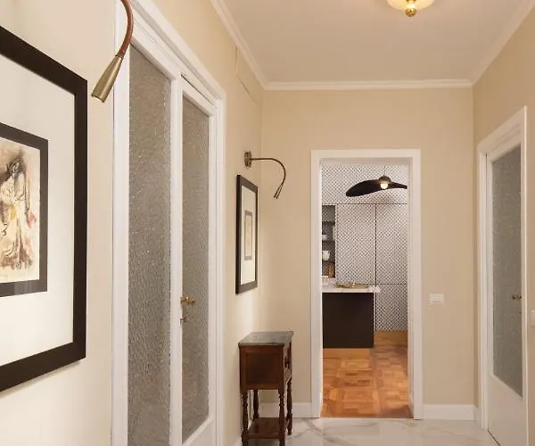 Apartment Casavignoni Elegant 3Br Home Near To Spanish Step