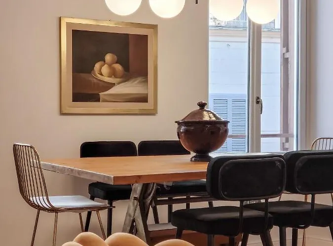 Apartment Casavignoni Elegant 3Br Home Near To Spanish Step