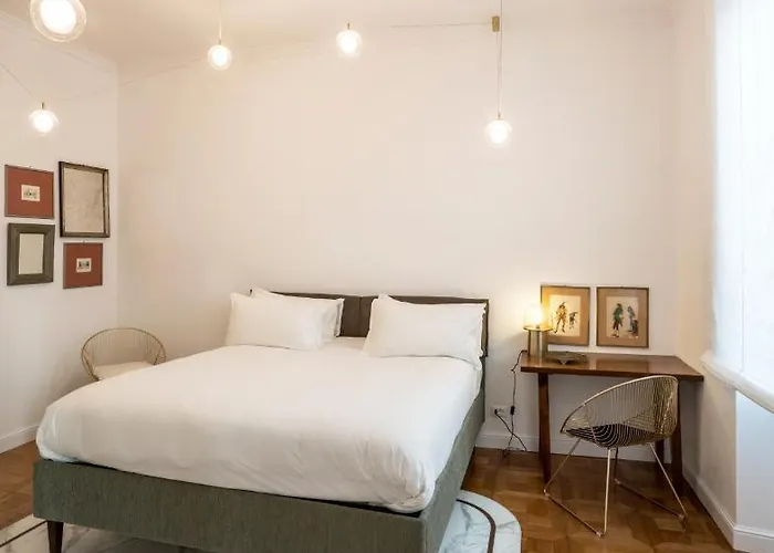 Apartment Casavignoni Elegant 3Br Home Near To Spanish Step