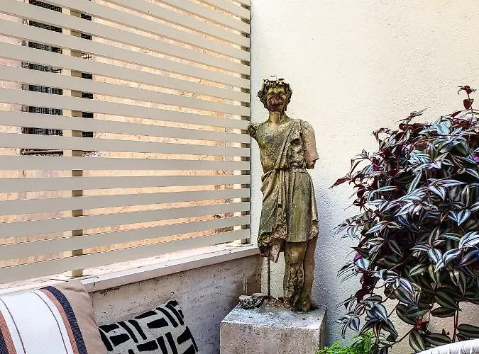 Apartment Casavignoni Elegant 3Br Home Near To Spanish Step Rome