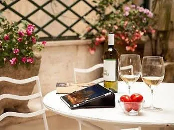 Apartment Casavignoni Elegant 3Br Home Near To Spanish Step Rome